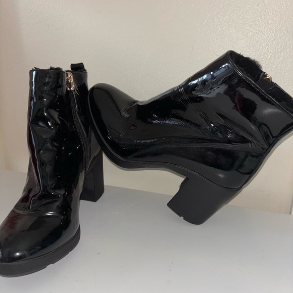 Black Heeled Boots with Glossy Patent Finish - Picture 8 of 9